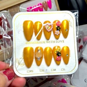 Press on nails Handmade And More!